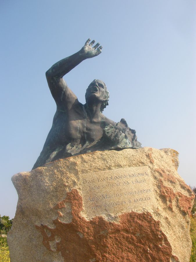 Stele_aux_marins_courageux